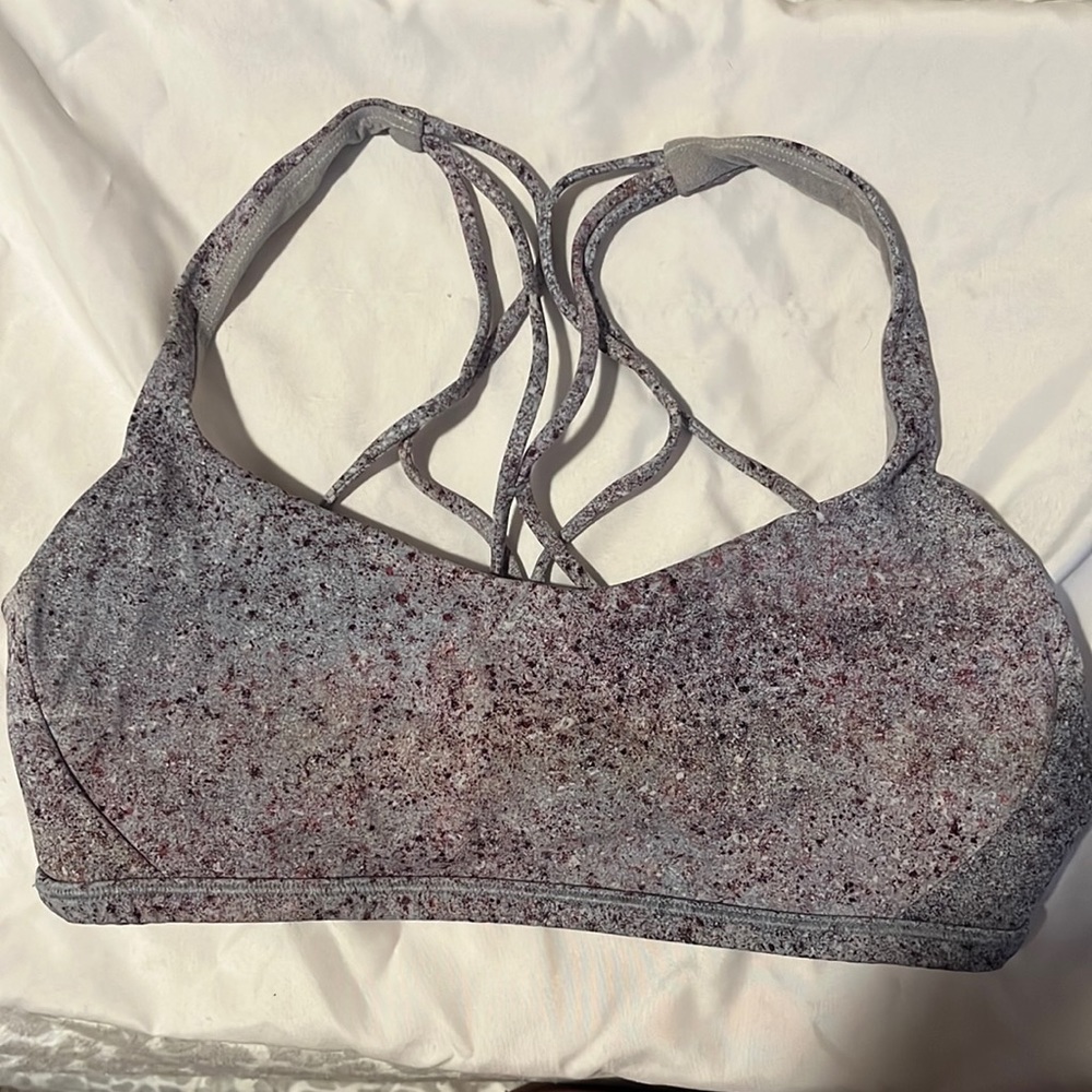 Lululemon sports bra